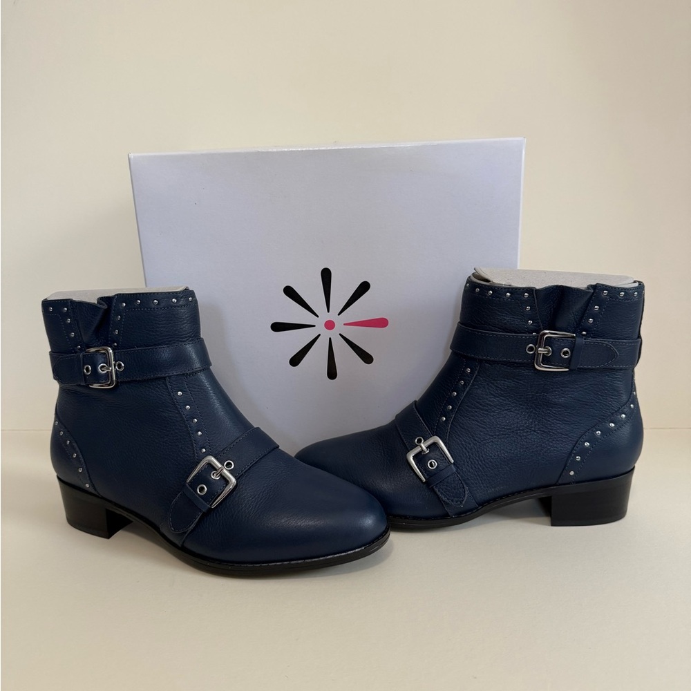 NEW Isaac Mizrahi Live! Selby Leather Ankle Boot 8 W Navy Blue